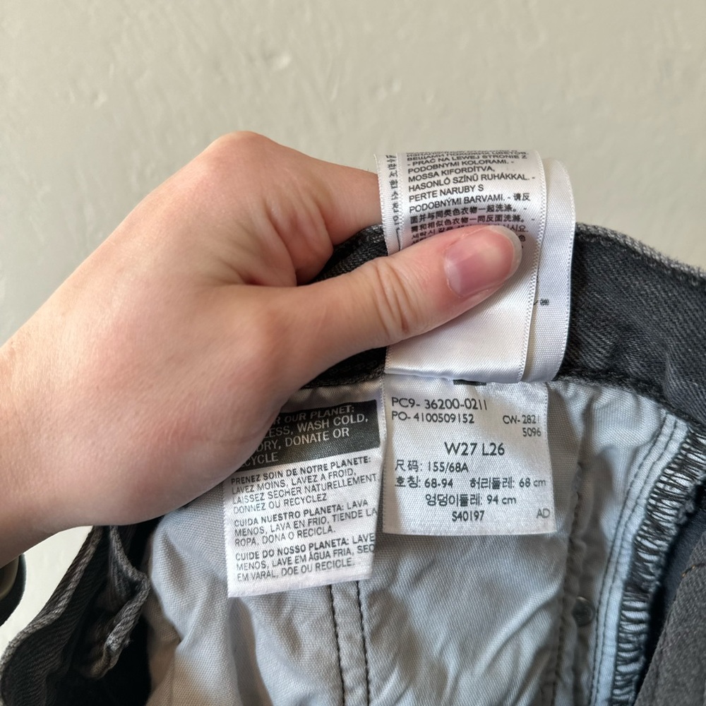 Levi's 501 Straight Leg Jeans - Picture 8 of 8